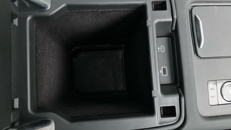 Land Rover Discovery 3.0 D300 Dynamic HSE 5dr Auto Diesel Station Wagon